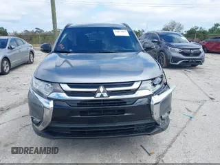 2018 Mitsubishi Outlander SE z VIN JA4AD3A38JZ020054, wystawiony jako IAAI lot #42100256 z przebiegiem 50 100 mil mil oraz . Historia ofert i sprzedaży dostępna na DreamBid. Obrazek 12.