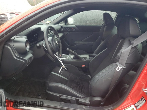 2024 Toyota 86 Premium with VIN JF1ZNBE18R9752677, listed as a Copart auction lot 46494255 with 8,731 mi miles and Salvage Title. Bid and sale history available at DreamBid. Image 7.