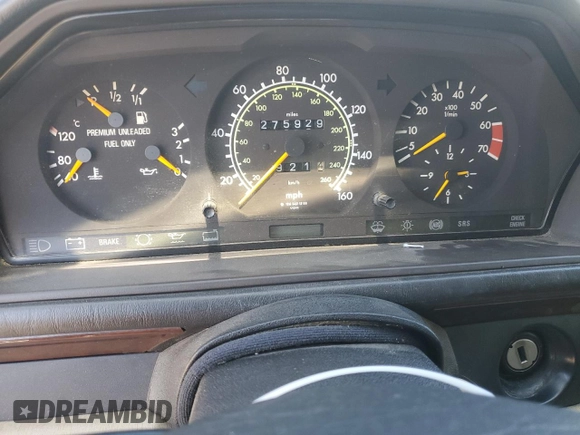1993 Mercedes-Benz 400 E z VIN WDBEA34E3PB937142, wystawiony jako Copart lot #50444585 z przebiegiem 275 929 mil mil oraz Czysty tytuł • Clean title. Historia ofert i sprzedaży dostępna na DreamBid. Obrazek 9.