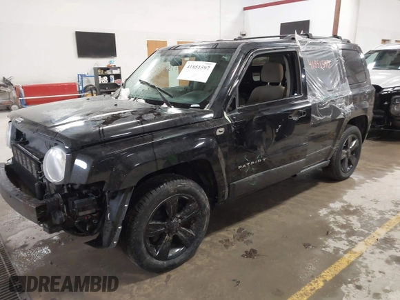 2014 Jeep Patriot Latitude with VIN 1C4NJPFB4ED645447, listed as a IAAI auction lot 41851597 with 128,319 mi miles and . Bid and sale history available at carsss.com. Image 2.