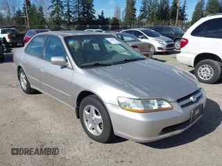 1998 Honda Accord EX z VIN 1HGCG1659WA056881, wystawiony jako IAAI lot #41688572 z przebiegiem 146 607 mil mil oraz . Historia ofert i sprzedaży dostępna na DreamBid. Obrazek 1.