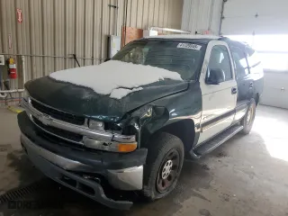 2002 Chevrolet Tahoe LT with VIN 1GNEC13Z02R260191, listed as a Copart auction lot 41729345 with 230,568 mi miles and Non Repairable. Bid and sale history available at carsss.com. Image 1.