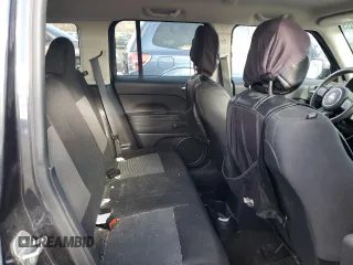 2015 Jeep Patriot Altitude z VIN 1C4NJRBB2FD348583, wystawiony jako Copart lot #50099155 z przebiegiem 174 720 mil mil oraz Czysty tytuł • Clean title. Historia ofert i sprzedaży dostępna na DreamBid. Obrazek 10.