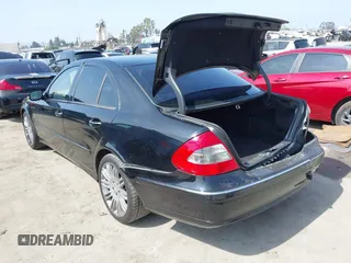 2007 Mercedes-Benz E 350 z VIN WDBUF56X37B065908, wystawiony jako IAAI lot #42347753 z przebiegiem 183 763 mil mil oraz . Historia ofert i sprzedaży dostępna na DreamBid. Obrazek 3.