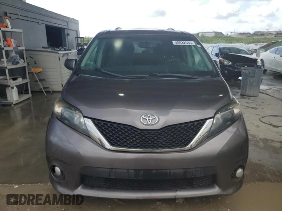 2012 Toyota Sienna SE with VIN 5TDXK3DCXCS229804, listed as a Copart auction lot 45532935 with 338,587 mi miles and Clean Title. Bid and sale history available at carsss.com. Image 5.