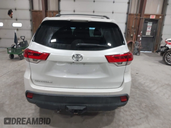 2018 Toyota Highlander LE z VIN 5TDZZRFH5JS250363, wystawiony jako IAAI lot #42049313 z przebiegiem 97 243 mil mil oraz . Historia ofert i sprzedaży dostępna na DreamBid. Obrazek 17.