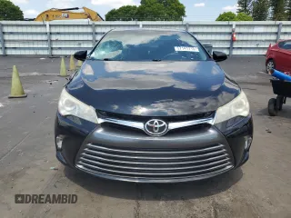 2017 Toyota Camry XLE z VIN 4T1BF1FK1HU781648, wystawiony jako Copart lot #57141715 z przebiegiem 70 437 mil mil oraz Szkoda całkowita • Salvage title. Historia ofert i sprzedaży dostępna na DreamBid. Obrazek 5.