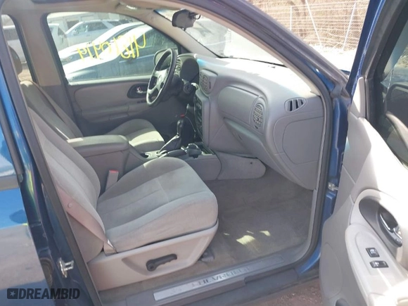 2005 Chevrolet TrailBlazer LT with VIN 1GNDT13S752310791, listed as a IAAI auction lot 41860419 with 231,078 mi miles. Bid and sale history available at carsss.com. Image 5.
