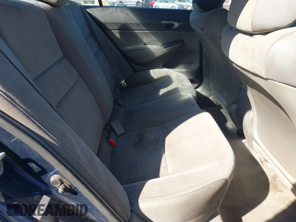 2008 Honda Civic LX z VIN 1HGFA16538L043243, wystawiony jako IAAI lot #41795030 z przebiegiem 225 639 mil mil oraz . Historia ofert i sprzedaży dostępna na DreamBid. Obrazek 8.