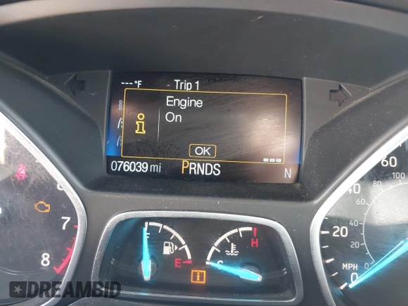 2017 Ford Escape SE z VIN 1FMCU9G95HUD37371, wystawiony jako IAAI lot #42393304 z przebiegiem 76 039 mil mil oraz . Historia ofert i sprzedaży dostępna na DreamBid. Obrazek 16.