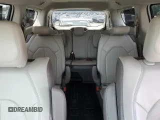 2017 Chrysler Pacifica Touring L Plus с VIN 2C4RC1EG2HR833620, выставлен на аукционе Copart как лот 57954605 с пробегом 106 025 миль миль и Списание • Salvage title. История ставок и продаж доступна на DreamBid. Изображение 10.
