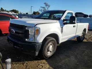 2019 Ford Super Duty F-250 SRW XL with VIN 1FTBF2A65KED83977, listed as a Copart auction lot 41537465 with 97,457 mi miles and Salvage Title. Bid and sale history available at carsss.com. Image 1.