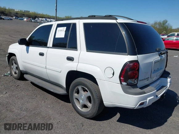 2007 Chevrolet TrailBlazer LS with VIN 1GNDT13S772165044, listed as a IAAI auction lot 42108434 with 93,391 mi miles and . Bid and sale history available at DreamBid. Image 3.