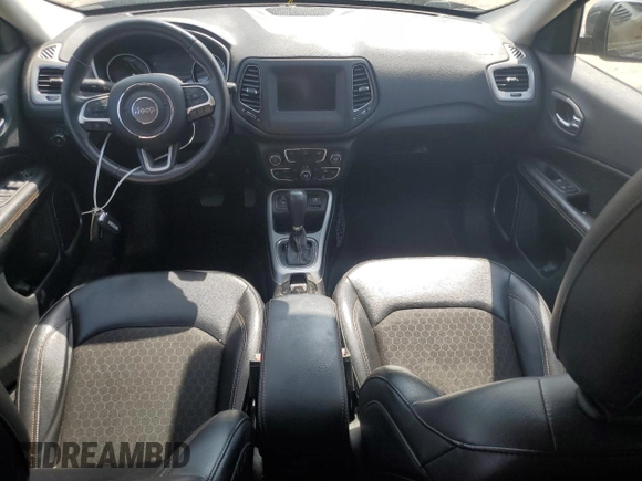2020 Jeep Compass Latitude z VIN 3C4NJCBB2LT247031, wystawiony jako Copart lot #54294465 z przebiegiem 60 697 mil mil oraz Szkoda całkowita • Salvage title. Historia ofert i sprzedaży dostępna na DreamBid. Obrazek 8.