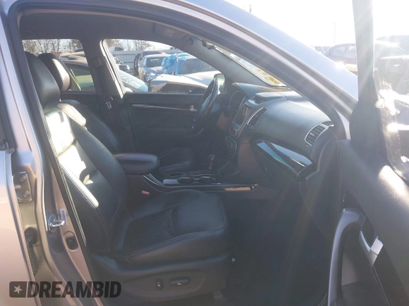 2015 Kia Sorento EX with VIN 5XYKU4A71FG590910, listed as a IAAI auction lot 41378588 with 165,090 mi miles. Bid and sale history available at carsss.com. Image 5.