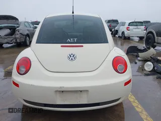 2006 Volkswagen New Beetle Coupe with VIN 3VWRR31C66M423272, listed as a IAAI auction lot 41435736 with 133,042 mi miles. Bid and sale history available at carsss.com. Image 17.