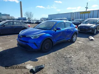 2019 Toyota C-HR XLE with VIN NMTKHMBX7KR082505, listed as a IAAI auction lot 41639520 with 37,475 mi miles. Bid and sale history available at carsss.com. Image 18.