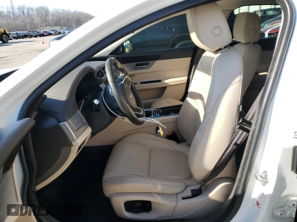 2018 Jaguar XF 30t Prestige with VIN SAJBK4GX4JCY73331, listed as a Copart auction lot 43069184 with 17,046 mi miles. Bid and sale history available at carsss.com. Image 7.
