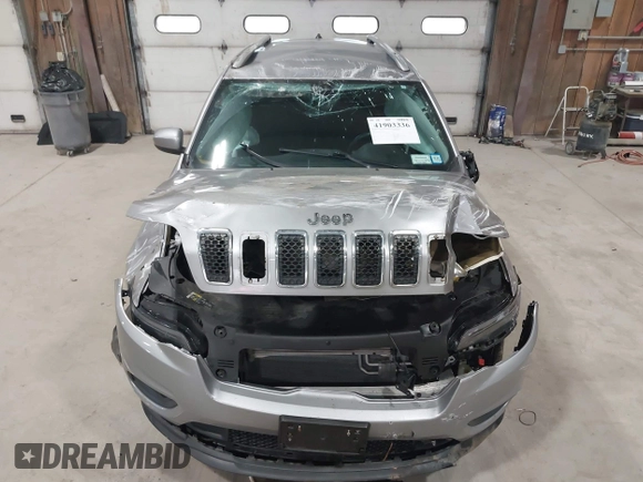 2019 Jeep Cherokee Latitude with VIN 1C4PJMCB7KD118915, listed as a IAAI auction lot 41903336 with 105,425 mi miles. Bid and sale history available at carsss.com. Image 6.