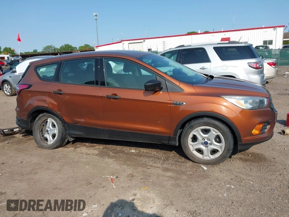 2017 Ford Escape S z VIN 1FMCU0F79HUC31792, wystawiony jako IAAI lot #42377599 z przebiegiem 98 300 mil mil oraz . Historia ofert i sprzedaży dostępna na DreamBid. Obrazek 14.