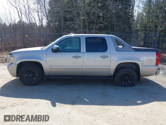 2007 Chevrolet Avalanche LTZ z VIN 3GNFK12357G123484, wystawiony jako IAAI lot #41881886 z przebiegiem 181 223 mil mil oraz . Historia ofert i sprzedaży dostępna na DreamBid. Obrazek 12.