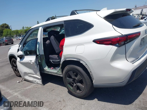 2021 Toyota Highlander L with VIN 5TDZZRAH7MS072385, listed as a IAAI auction lot 42281326 with 101,433 mi miles and . Bid and sale history available at DreamBid. Image 15.