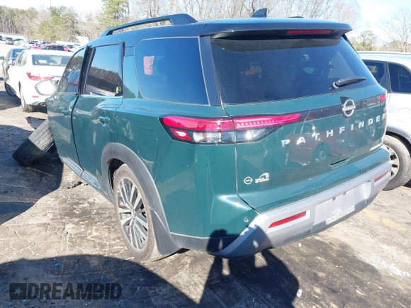2024 Nissan Pathfinder Platinum z VIN 5N1DR3DH1RC223387, wystawiony jako IAAI lot #41600939 z przebiegiem 34 441 mil mil oraz . Historia ofert i sprzedaży dostępna na DreamBid. Obrazek 3.