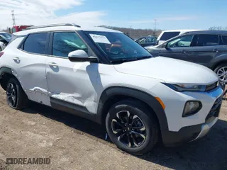 2021 Chevrolet TrailBlazer LT with VIN KL79MRSL9MB004241, listed as a IAAI auction lot 41877933 with 77,386 mi miles. Bid and sale history available at carsss.com. Image 1.