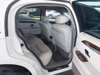 2002 Lincoln Town Car Sig. with VIN 1LNHM82W02Y626302, listed as a IAAI auction lot 41988496 with 193,346 mi miles. Bid and sale history available at carsss.com. Image 8.