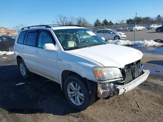 2006 Toyota Highlander Hybrid with VIN JTEEW21A960008237, listed as a IAAI auction lot 41411570 with 300,019 mi miles. Bid and sale history available at carsss.com. Image 1.