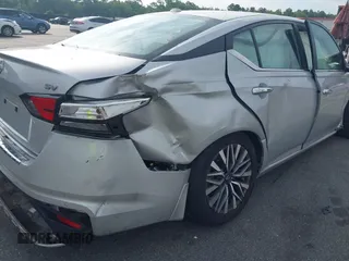 2023 Nissan Altima SV z VIN 1N4BL4DV8PN379930, wystawiony jako IAAI lot #42376207 z przebiegiem 29 945 mil mil oraz . Historia ofert i sprzedaży dostępna na DreamBid. Obrazek 18.