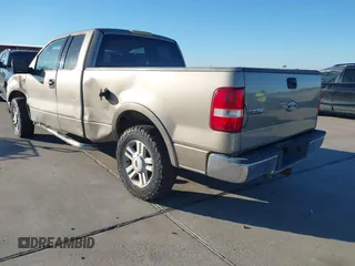 2004 Ford F-150 XL с VIN 1FTPX12514NB74239, выставлен на аукционе IAAI как лот 40883919 с пробегом 202 880 миль миль и . История ставок и продаж доступна на DreamBid. Изображение 3.