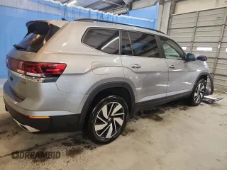 2025 Volkswagen Atlas SE with VIN 1V2HR2CA4SC521845, listed as a Copart auction lot 64470895 with 10,696 mi miles and Clean title. Bid and sale history available at DreamBid. Image 3.