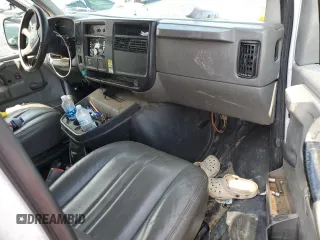 2007 Chevrolet Express Cargo z VIN 1GCHG35U871114506, wystawiony jako Copart lot #72678544 z przebiegiem 272 970 mil mil oraz Szkoda całkowita • Salvage title. Historia ofert i sprzedaży dostępna na DreamBid. Obrazek 8.