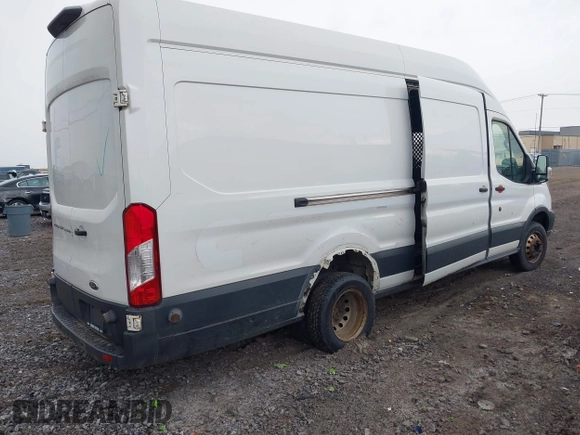 2018 Ford Transit with VIN 1FTBF4XM0JKA33058, listed as a IAAI auction lot 42466767 with 172,858 mi miles and . Bid and sale history available at DreamBid. Image 4.