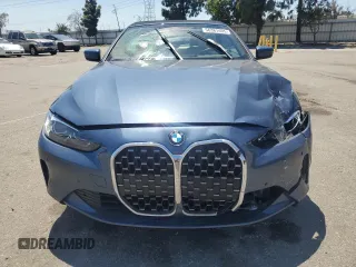2024 BMW 4 Series 430i z VIN WBA23AT05RCP03975, wystawiony jako Copart lot #56381405 z przebiegiem Nie podano mil oraz Szkoda całkowita • Salvage title. Historia ofert i sprzedaży dostępna na DreamBid. Obrazek 5.
