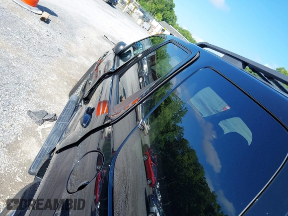 2005 Mercury Mariner Luxury z VIN 4M2CU57195DJ25375, wystawiony jako IAAI lot #42717392 z przebiegiem 65 400 mil mil oraz . Historia ofert i sprzedaży dostępna na DreamBid. Obrazek 13.