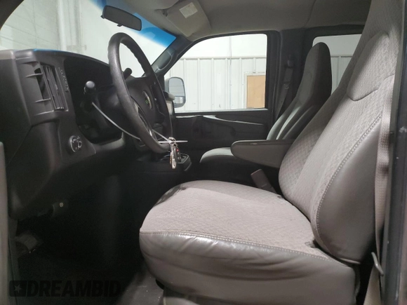 2009 Chevrolet Express Passenger z VIN 1GAGG25K691140635, wystawiony jako Copart lot #88503195 z przebiegiem 144 026 mil mil oraz Szkoda całkowita • Salvage title. Historia ofert i sprzedaży dostępna na DreamBid. Obrazek 7.