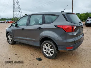 2019 Ford Escape S z VIN 1FMCU0F75KUA87696, wystawiony jako Copart lot #56312775 z przebiegiem 84 472 mil mil oraz Szkoda całkowita • Salvage title. Historia ofert i sprzedaży dostępna na DreamBid. Obrazek 2.