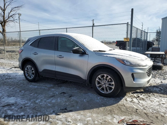 2022 Ford Escape SE z VIN 1FMCU0G65NUB84732, wystawiony jako Copart lot #45324985 z przebiegiem 30 812 mil mil oraz Szkoda całkowita • Salvage title. Historia ofert i sprzedaży dostępna na DreamBid. Obrazek 4.