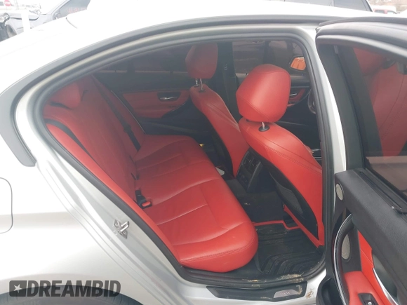 2013 BMW 3 Series 335i с VIN WBA3A9C50DF476559, выставлен на аукционе IAAI как лот 41723123 с пробегом 121 585 миль миль и . История ставок и продаж доступна на DreamBid. Изображение 8.