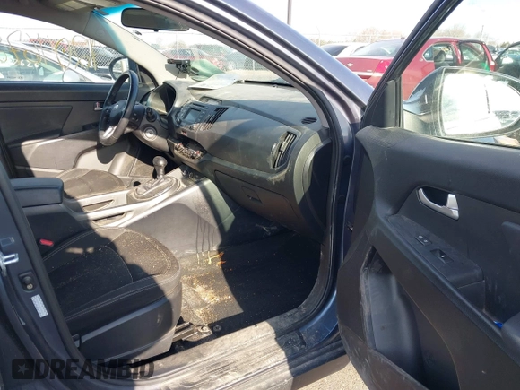 2012 Kia Sportage EX with VIN KNDPCCA22C7325011, listed as a IAAI auction lot 42046727 with 131,475 mi miles and . Bid and sale history available at DreamBid. Image 5.