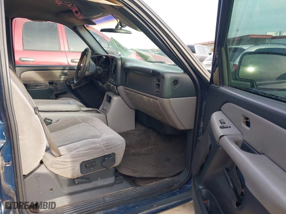 2001 Chevrolet Tahoe LT with VIN 1GNEC13T91J171857, listed as a IAAI auction lot 41095474 with 357,071 mi miles. Bid and sale history available at carsss.com. Image 5.
