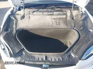 2022 Tesla Model S Plaid z VIN 5YJSA1E63NF483873, wystawiony jako IAAI lot #41204003 z przebiegiem 15 mil mil oraz . Historia ofert i sprzedaży dostępna na DreamBid. Obrazek 10.