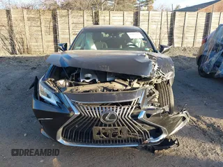 2020 Lexus ES with VIN 58ADZ1B16LU051667, listed as a IAAI auction lot 41201741 with 43,898 mi miles. Bid and sale history available at carsss.com. Image 12.