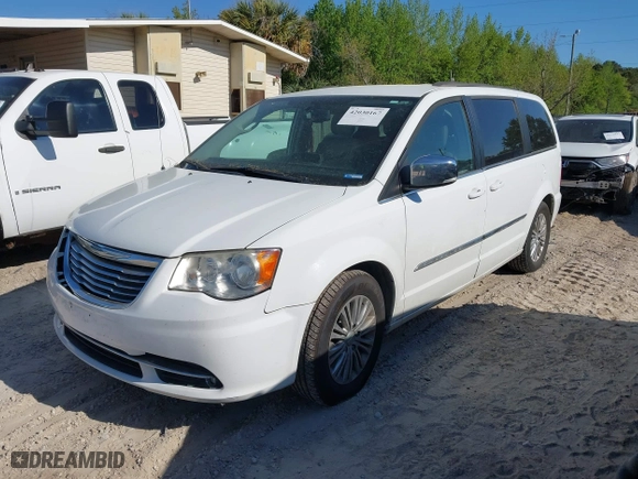 2015 Chrysler Town & Country Touring-L with VIN 2C4RC1CG5FR741501, listed as a IAAI auction lot 42030167 with 189,278 mi miles. Bid and sale history available at carsss.com. Image 17.