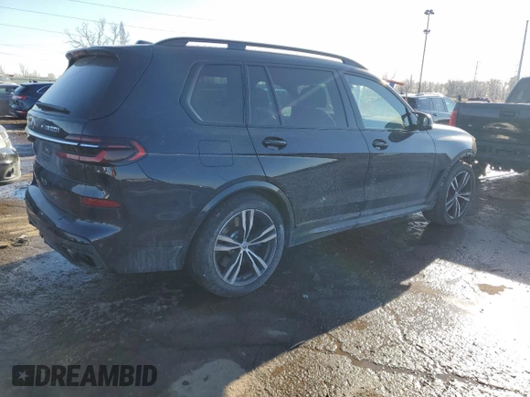 2023 BMW X7 M60i z VIN 5UX33EM09P9R19611, wystawiony jako Copart lot #44160715 z przebiegiem 16 971 mil mil oraz Szkoda całkowita • Salvage title. Historia ofert i sprzedaży dostępna na DreamBid. Obrazek 3.
