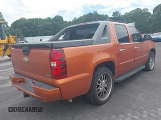 2008 Chevrolet Avalanche 2LT with VIN 3GNFK12388G232779, listed as a IAAI auction lot 42461591 with 260,221 mi miles and . Bid and sale history available at DreamBid. Image 4.