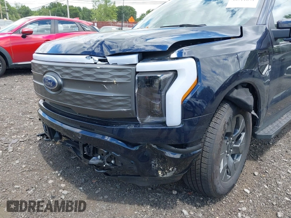 2023 Ford F-150 Lightning Pro с VIN 1FT6W1EVXPWG42428, выставлен на аукционе IAAI как лот 39711091 с пробегом 6 308 миль миль и . История ставок и продаж доступна на DreamBid. Изображение 6.