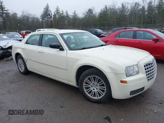 2009 Chrysler 300 LX z VIN 2C3KA43D19H619697, wystawiony jako IAAI lot #41953939 z przebiegiem 146 688 mil mil oraz . Historia ofert i sprzedaży dostępna na DreamBid. Obrazek 1.